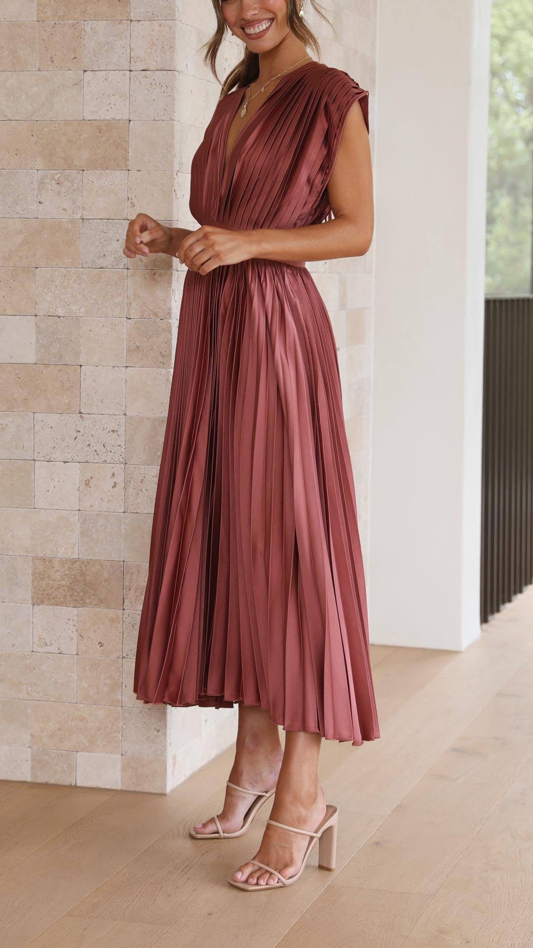 Halina - Zwiewna i Elegancka Sukienka